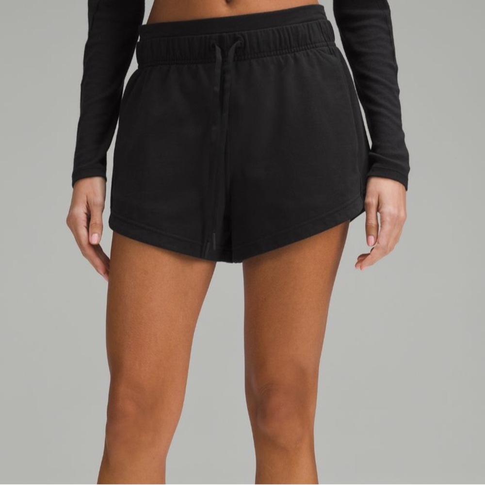 Black inner glow shorts